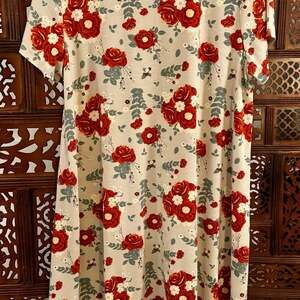 LuLaRoe Disney Collection Carly Dress Miss Piggy Roses Floral Size 3X